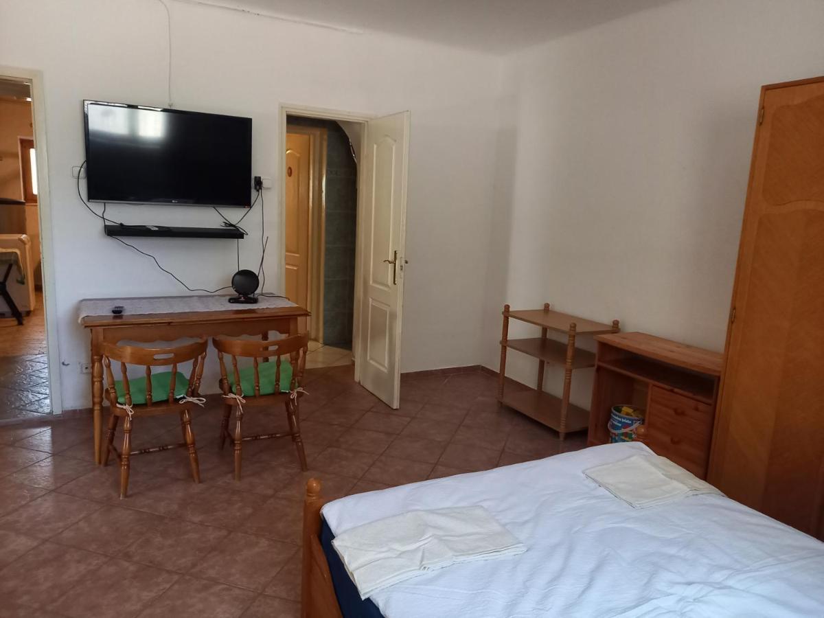 Flamingo Apartman Sopron Buitenkant foto